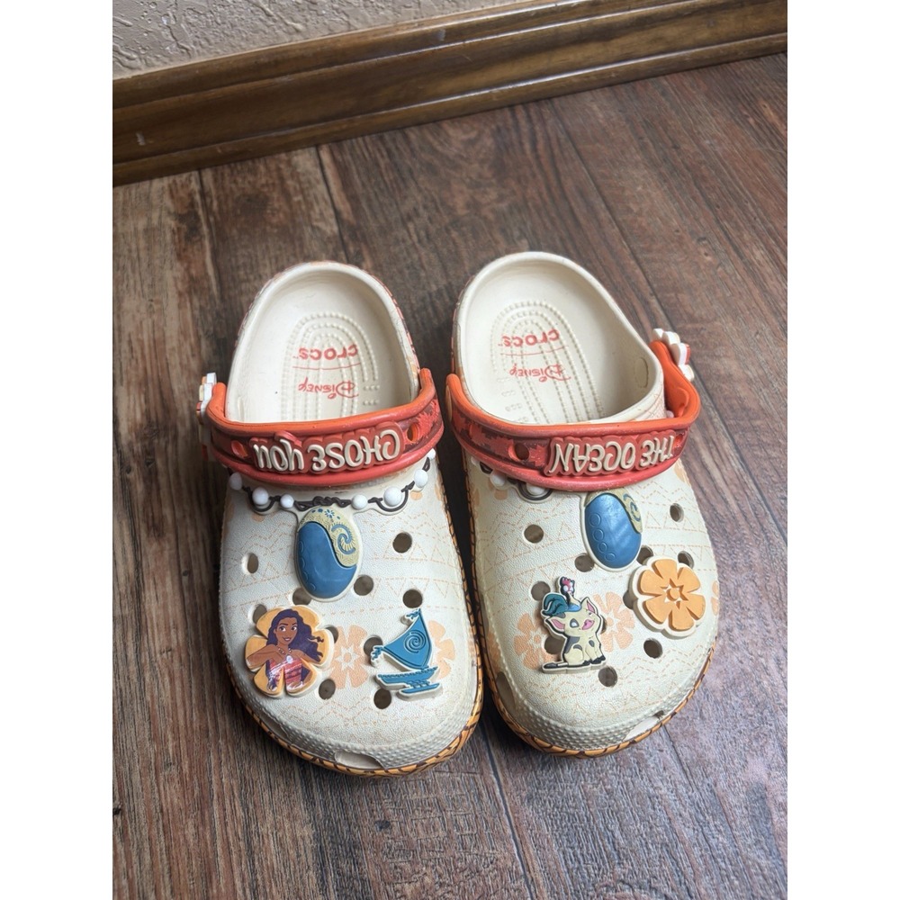 Crocs Disney Moana Classic Clog Big Kids Size J1 Ocean Beach Polynesian Princess